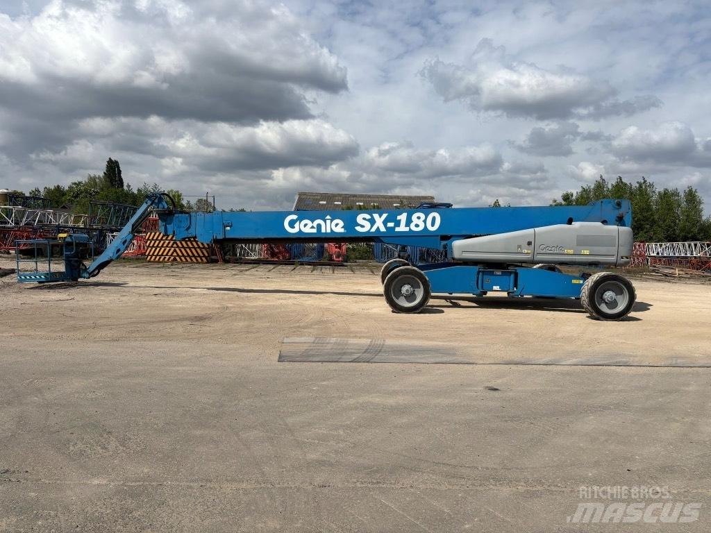 Genie SX 180 견인식 전동이동 리프트