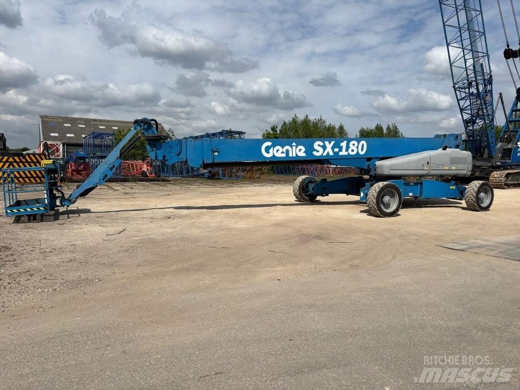 Genie SX 180 견인식 전동이동 리프트