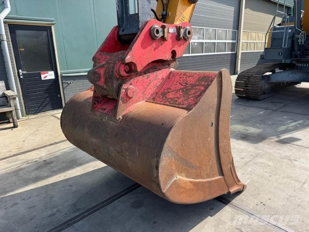 Liebherr R922 LC 대형 굴삭기 29톤 이상