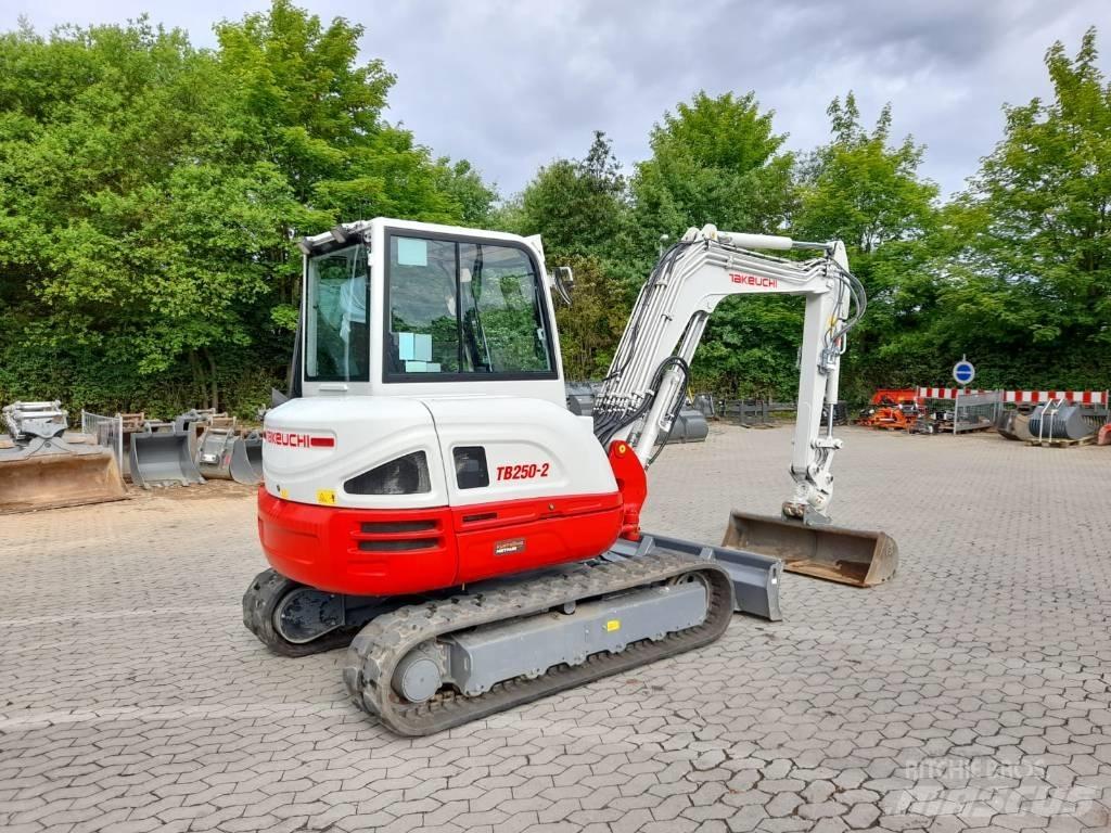Takeuchi TB 250-2 소형 굴삭기 7톤 미만