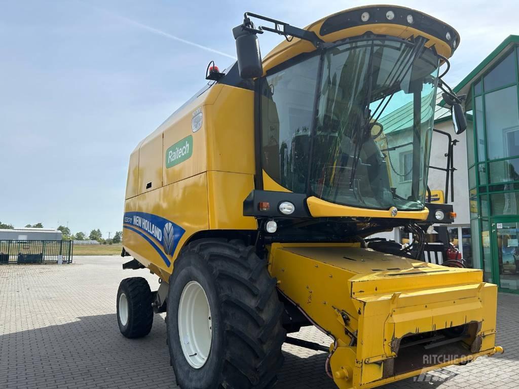 New Holland TC 5070 콤바인 수확기