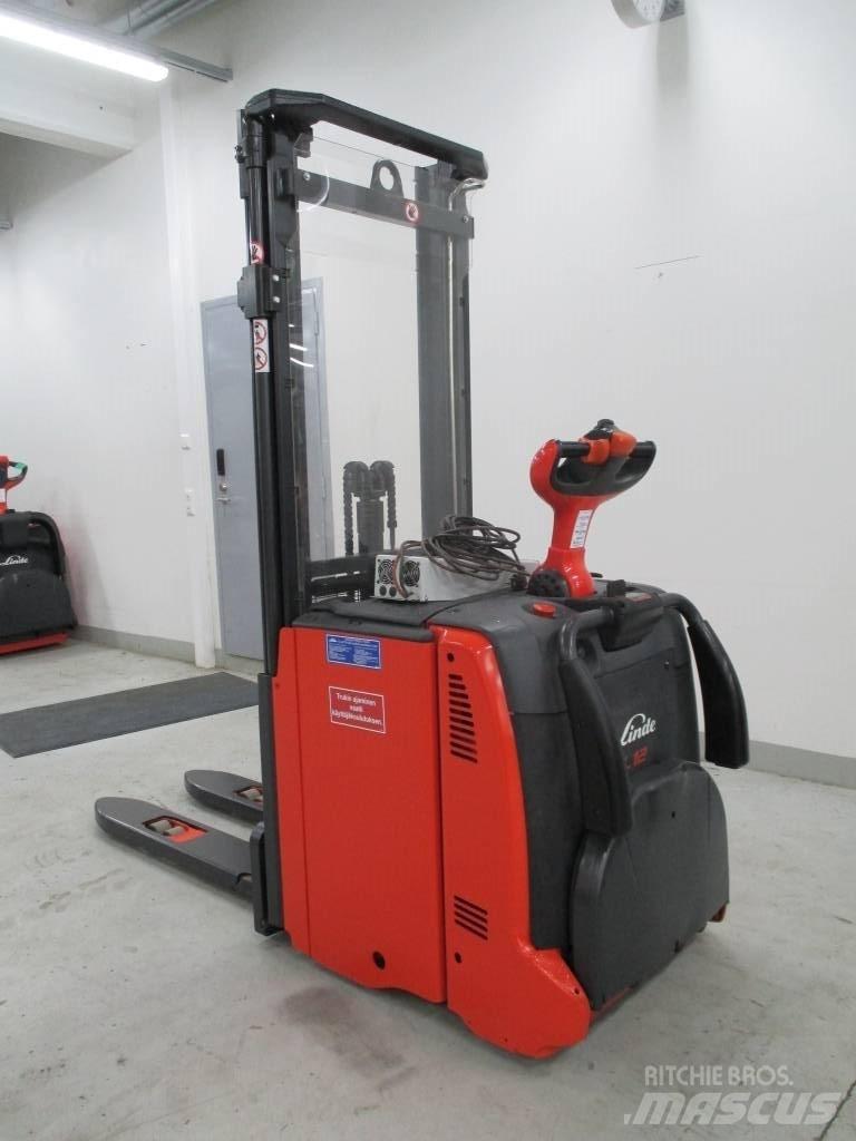 Linde L 12 AP 보행식 리치 지게차