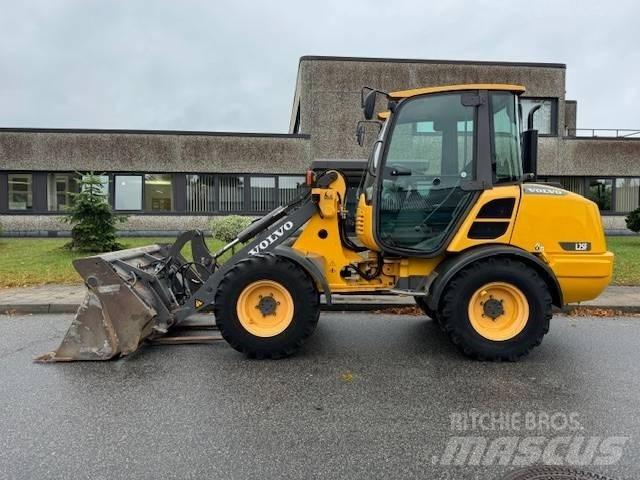 Volvo L 25 F  휠로우더