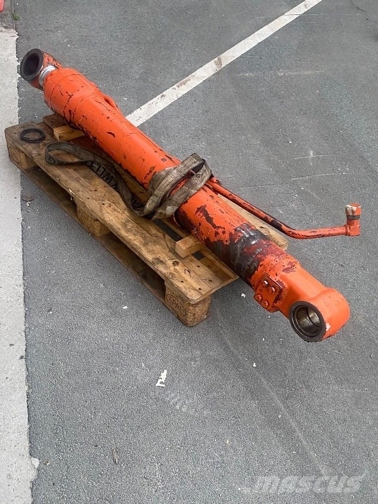 Hitachi ZX 250 LC 대형 굴삭기 29톤 이상