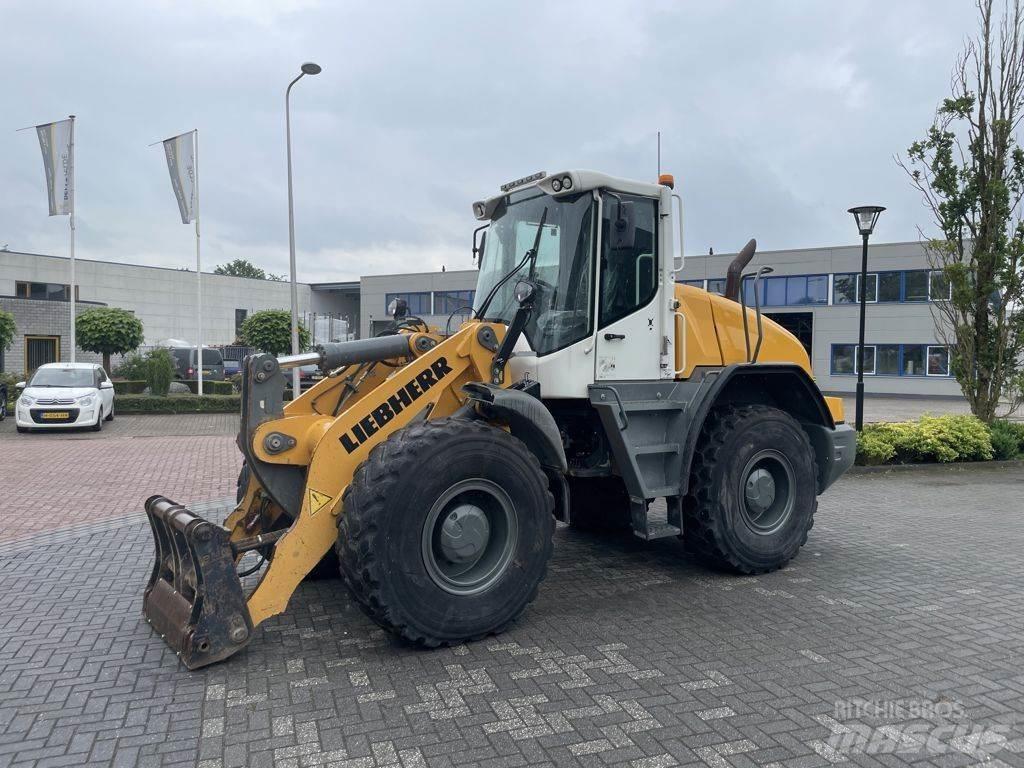 Liebherr L538  휠로우더