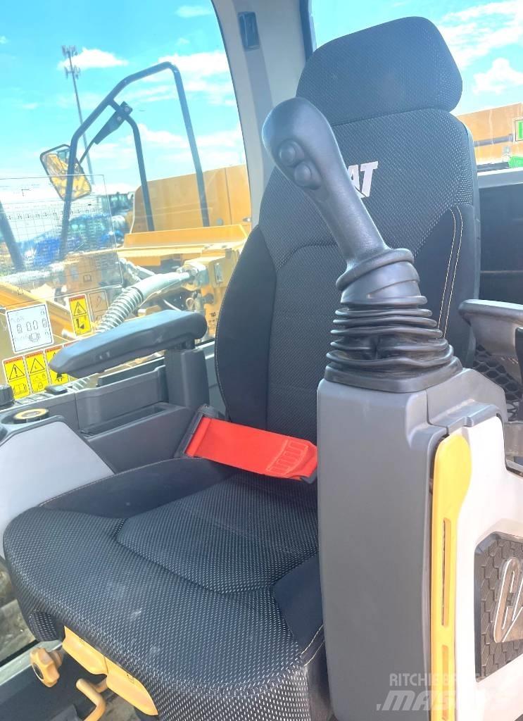 CAT 320 TC 대형 굴삭기 29톤 이상