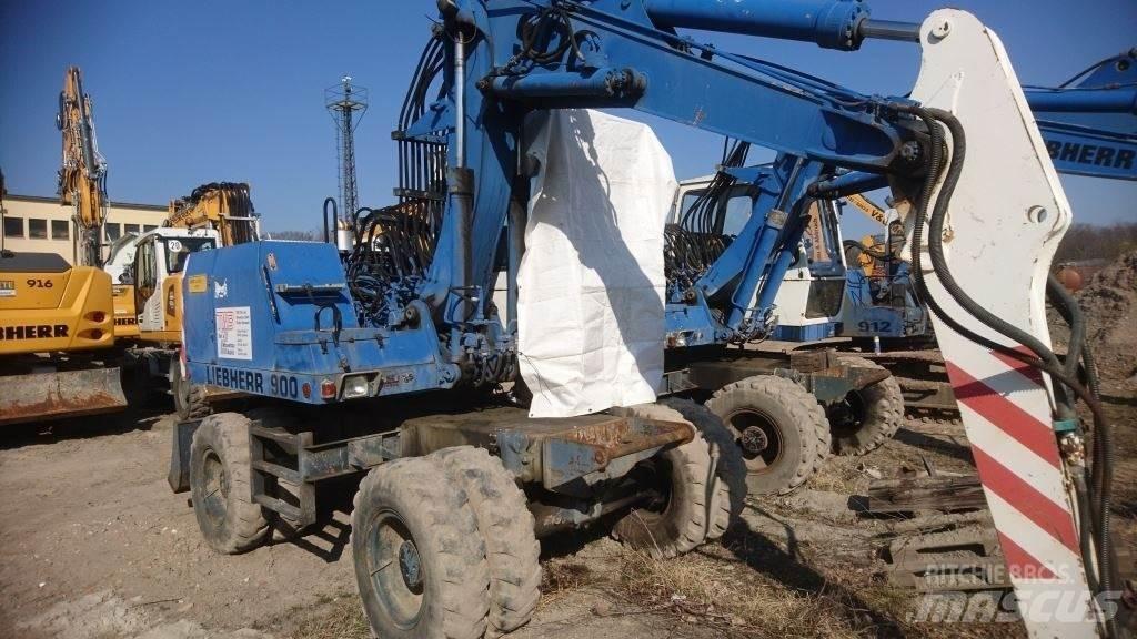 Liebherr A900-C  휠 굴삭기