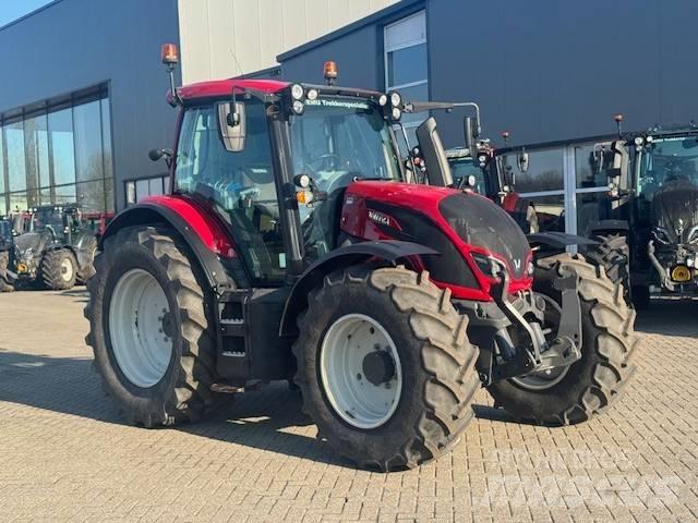 Valtra N134 Hitech 트랙터