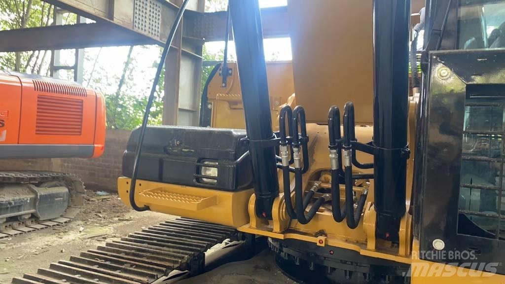 CAT 320D2L 대형 굴삭기 29톤 이상