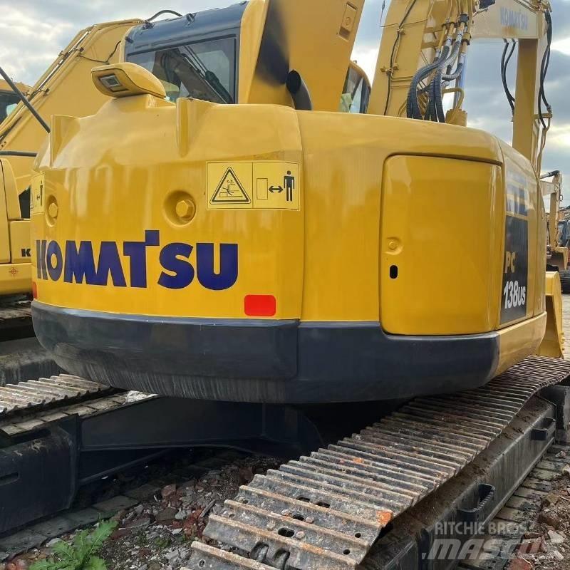 Komatsu PC 138 대형 굴삭기 29톤 이상