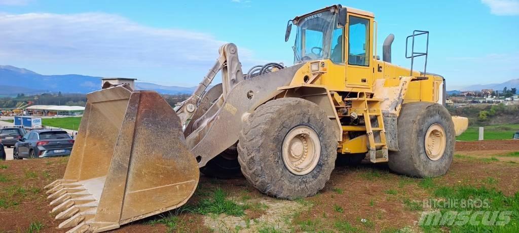 Volvo L 220 E  휠로우더