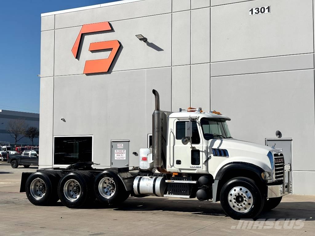 Mack GU713 트랙터 유닛