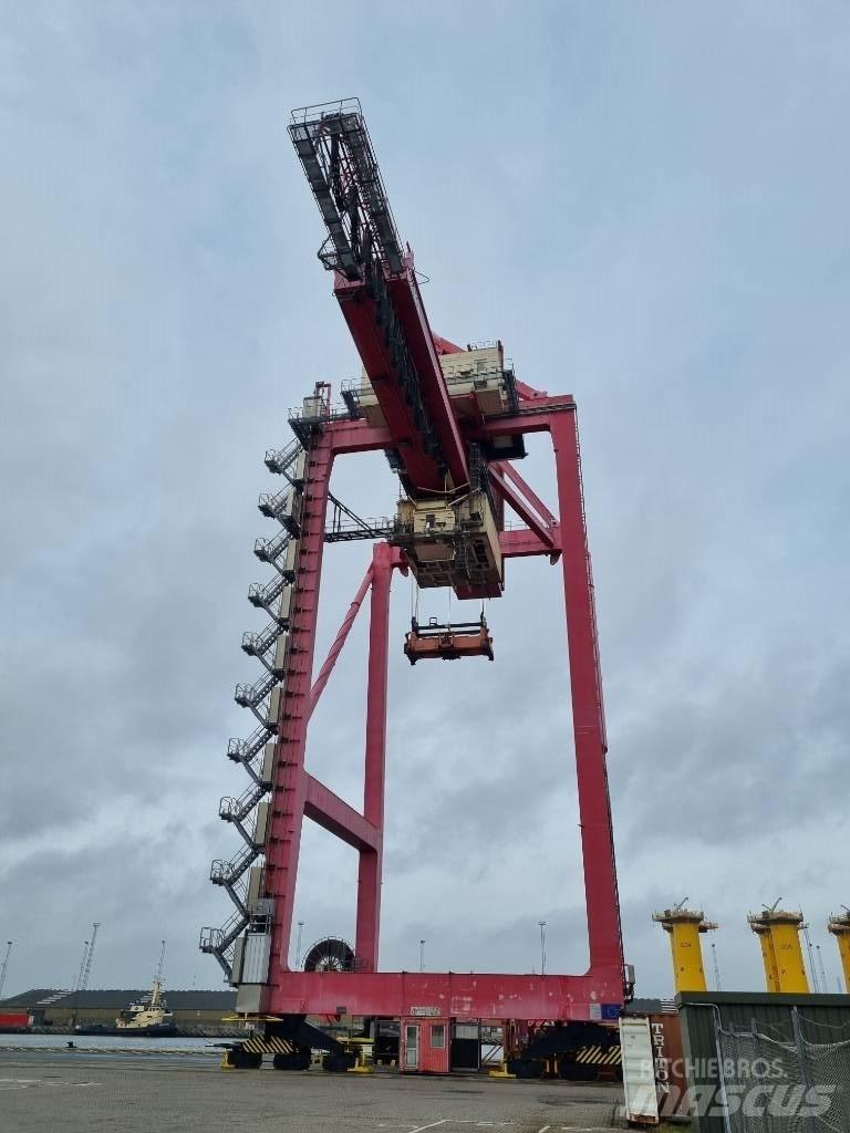 Konecranes STS 하버 크레인