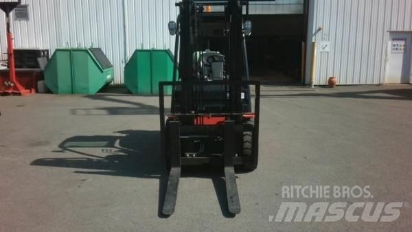 Manitou MI30G ST5 험지용 트럭