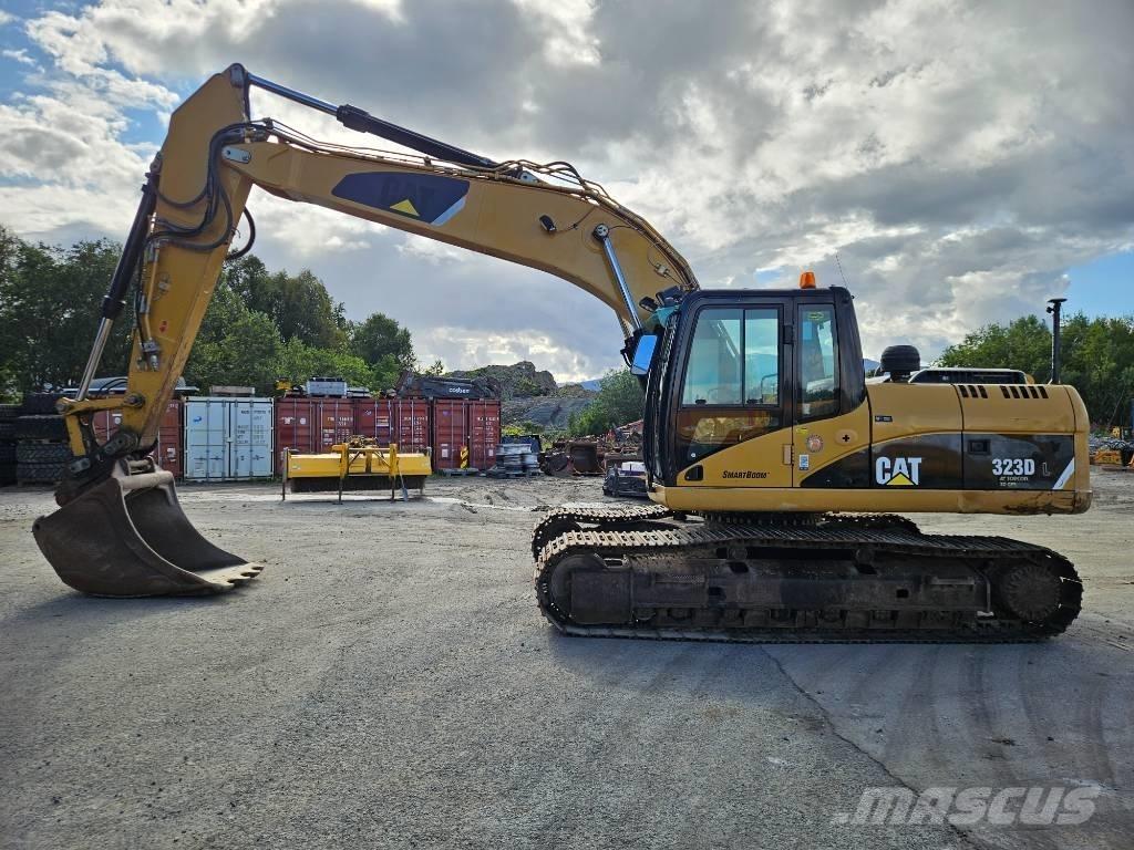 CAT 323 대형 굴삭기 29톤 이상
