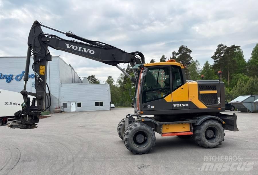 Volvo EW160E  휠 굴삭기
