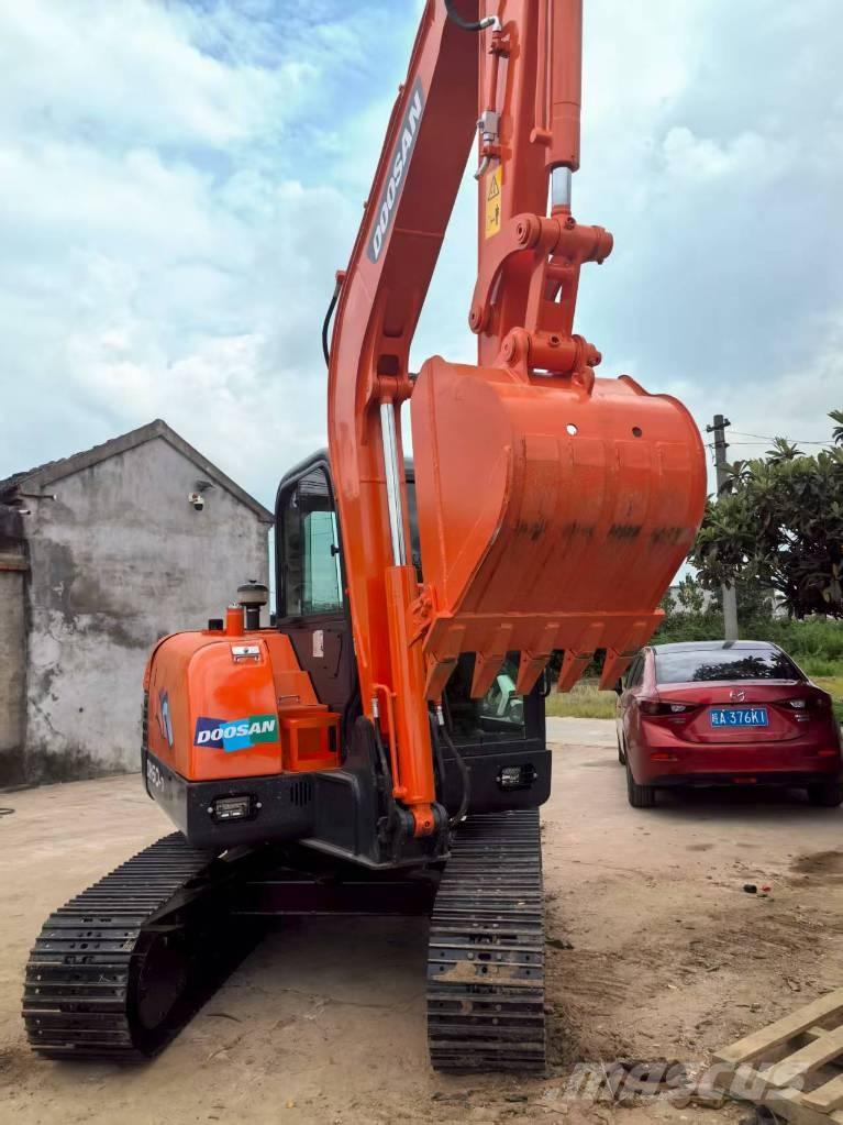Doosan DH 60-7 소형 굴삭기 7톤 미만