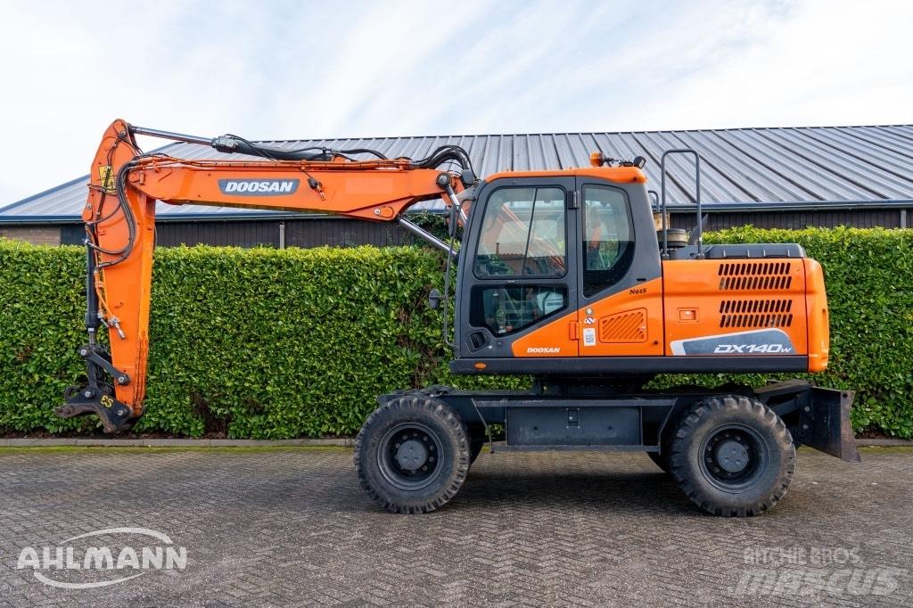Doosan DX140W-5  휠 굴삭기