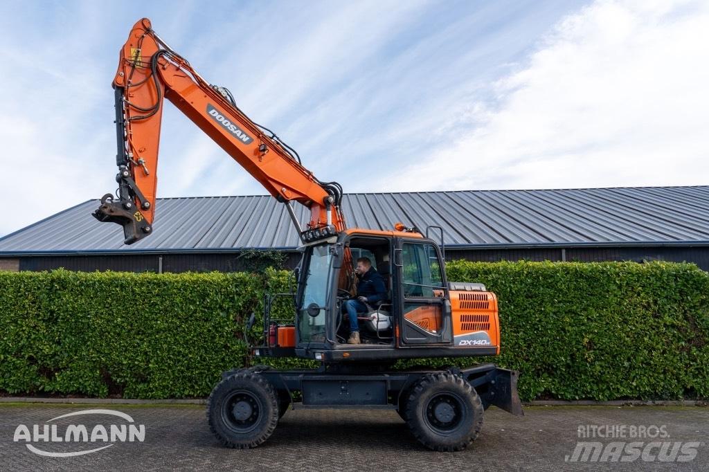 Doosan DX140W-5  휠 굴삭기