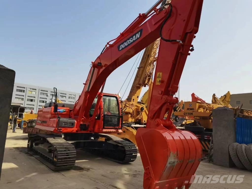 Doosan DX 300 대형 굴삭기 29톤 이상