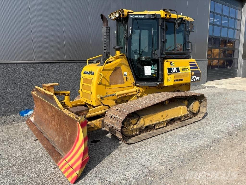 Komatsu D37 PX-23 크롤러 도저