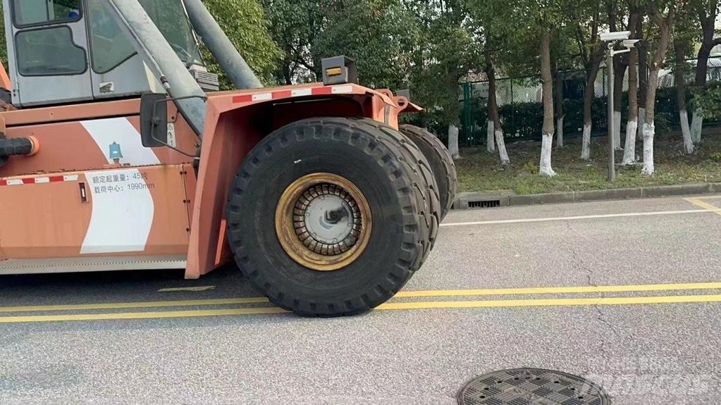 Kalmar M 517 리치 스태커