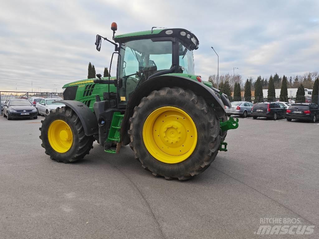 John Deere 6215 R 트랙터
