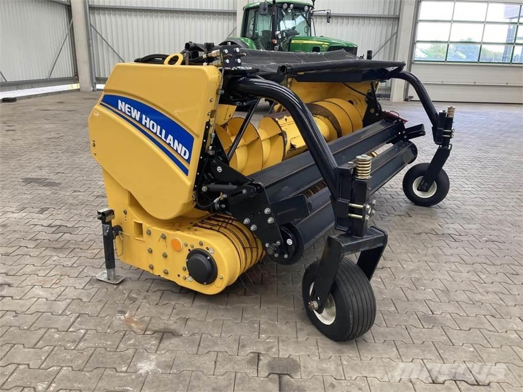 New Holland FR700 자동 초지기계