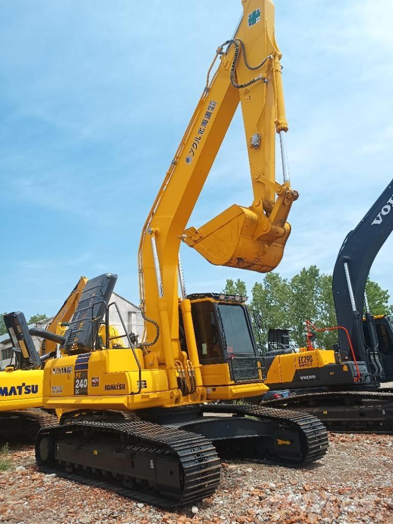 Komatsu PC 240 대형 굴삭기 29톤 이상