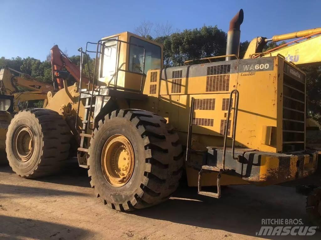 Komatsu WA 600-3  휠로우더