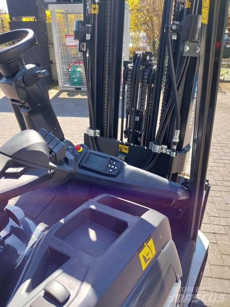 UniCarriers MX 25 전동 지게차