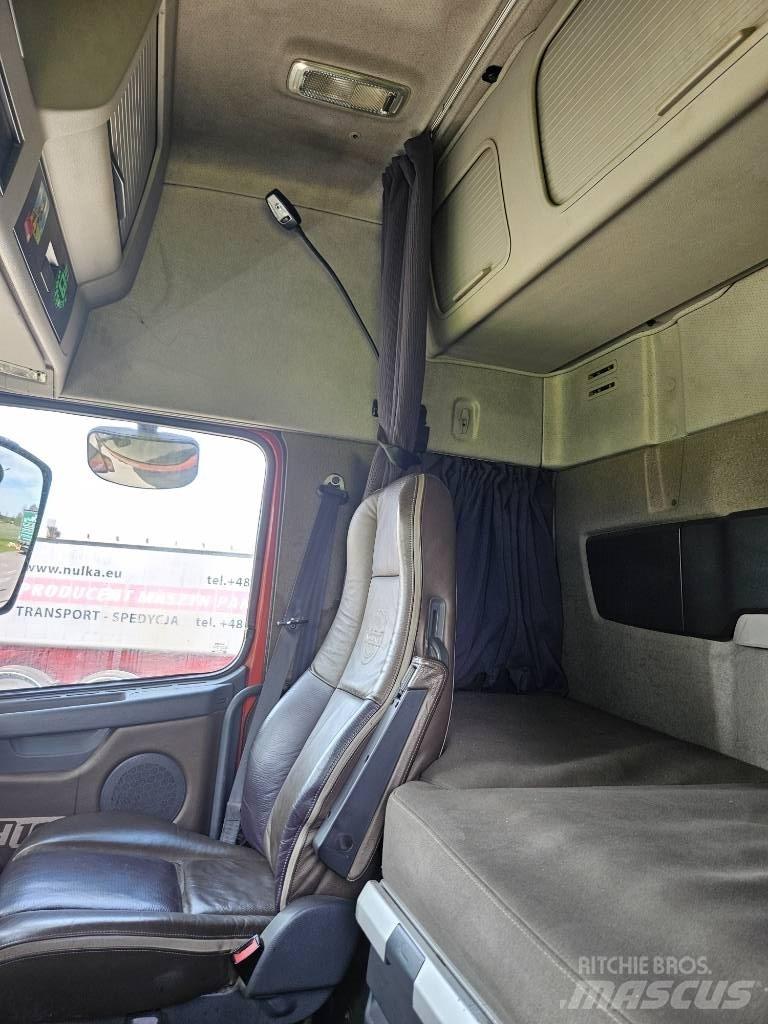 Volvo FH 16 목재 트럭