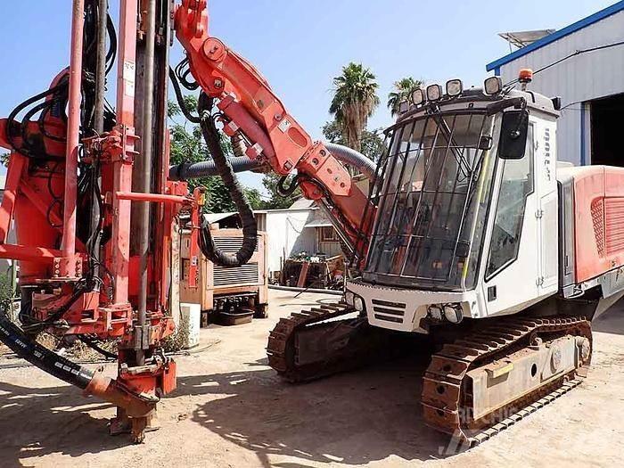 Sandvik DP1100I 도로 굴착기