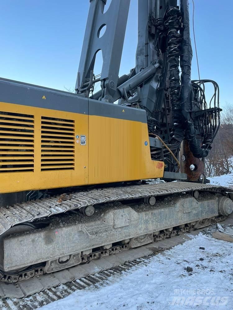 Liebherr LRB 155 말뚝설치기