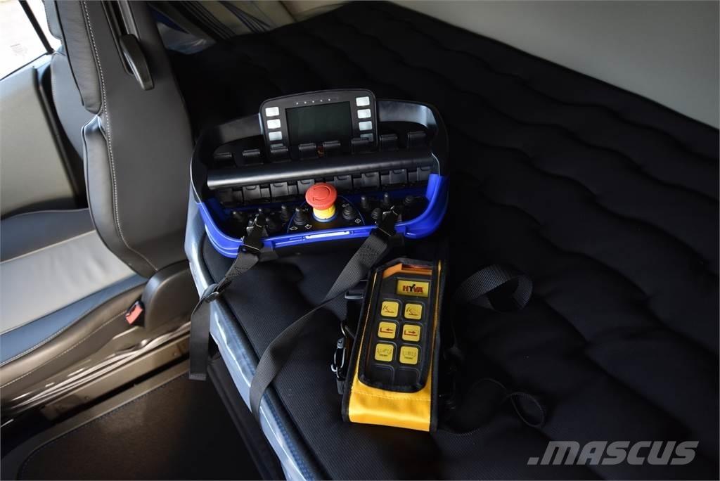 Volvo FH 540 8X4 크레인 트럭