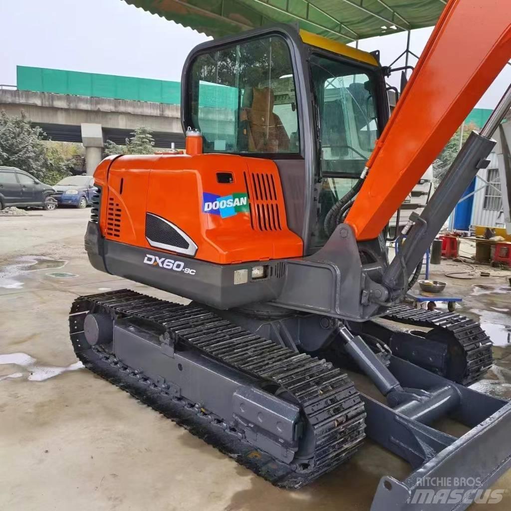 Doosan DX 60-9 C 대형 굴삭기 29톤 이상