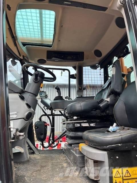 JCB Fastrac 4220 트랙터