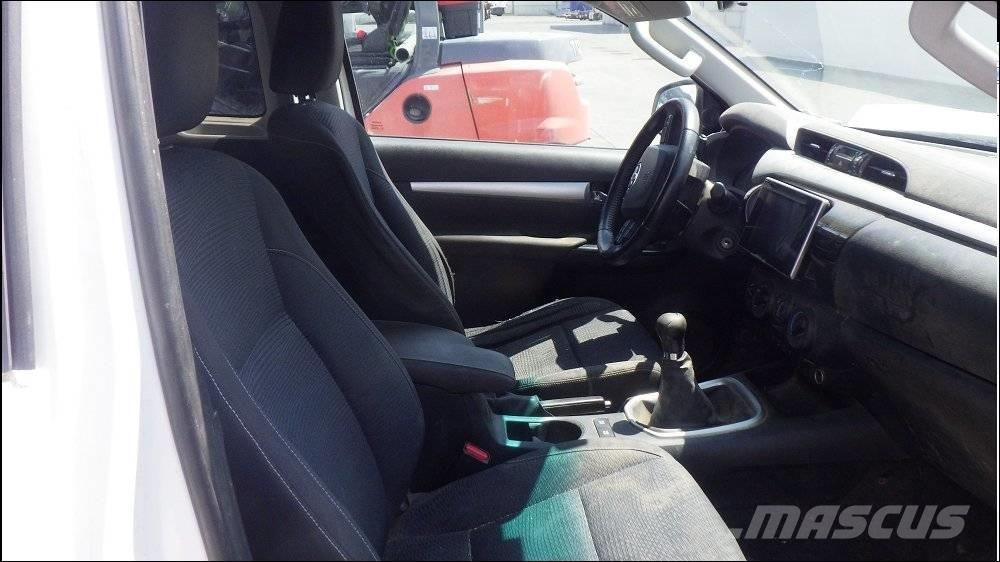 Toyota Hilux 4 픽업/드롭사이드