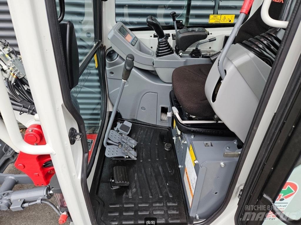 Takeuchi TB 225 소형 굴삭기 7톤 미만