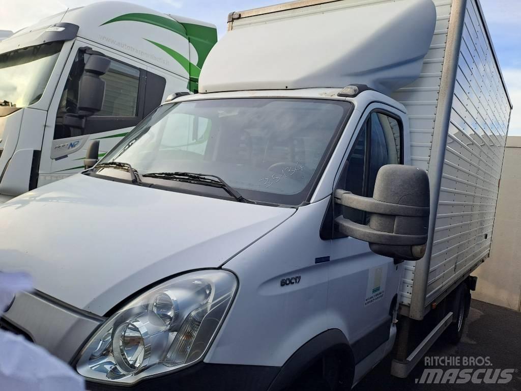 Iveco DAILY 60C17 탑차 트럭