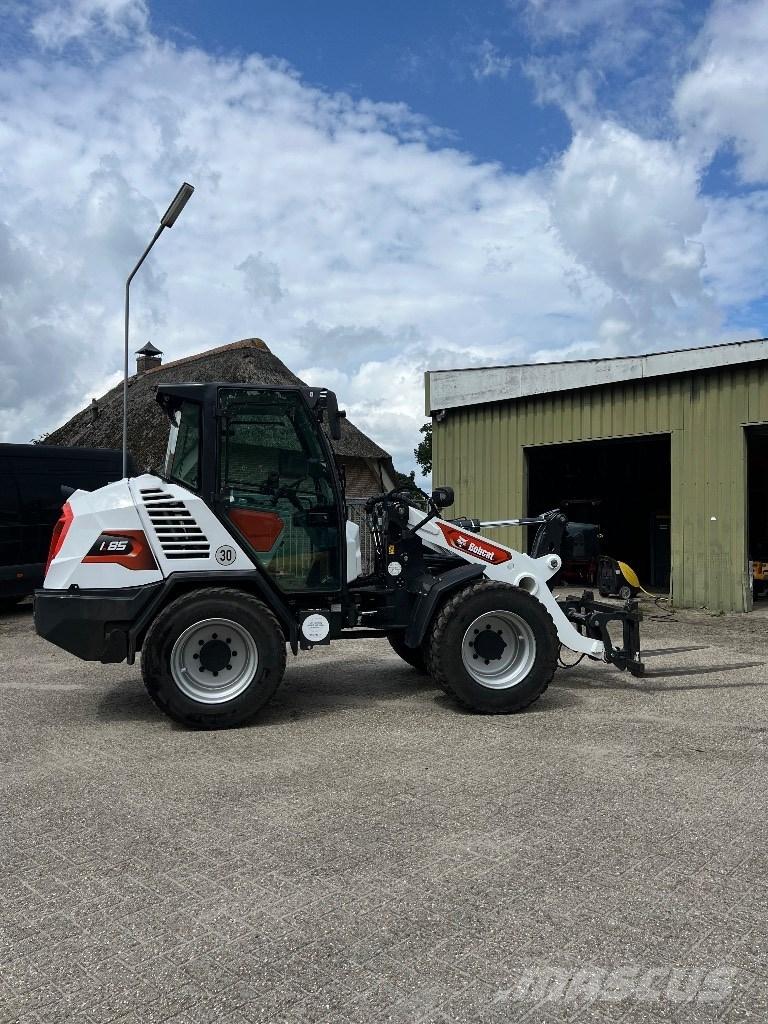 Bobcat L 85  휠로우더
