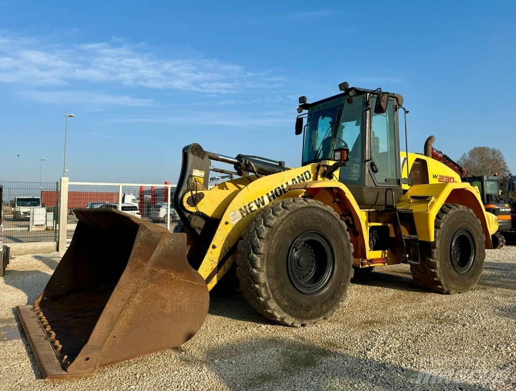 New Holland W 230 C  휠로우더