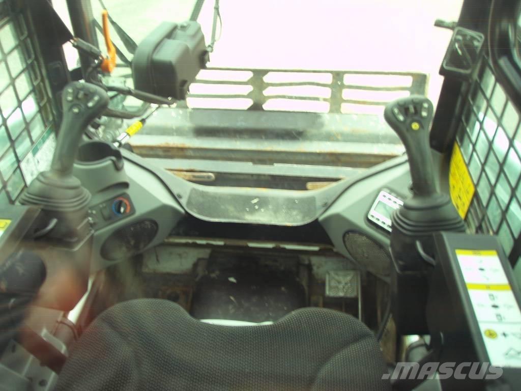 Bobcat T 450  스키드로더