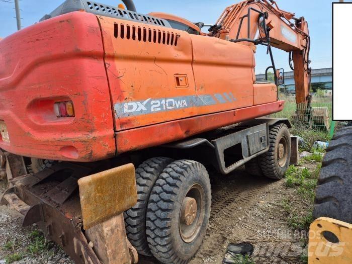 Doosan DX210WA  휠 굴삭기
