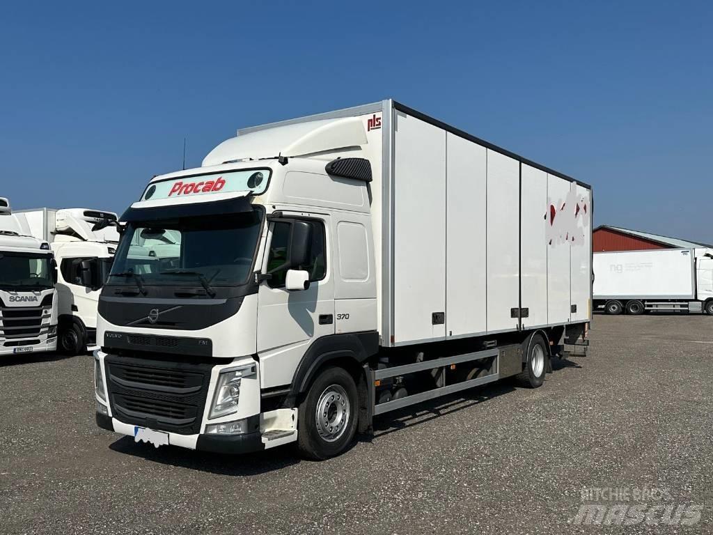 Volvo FM serie 3801 탑차 트럭