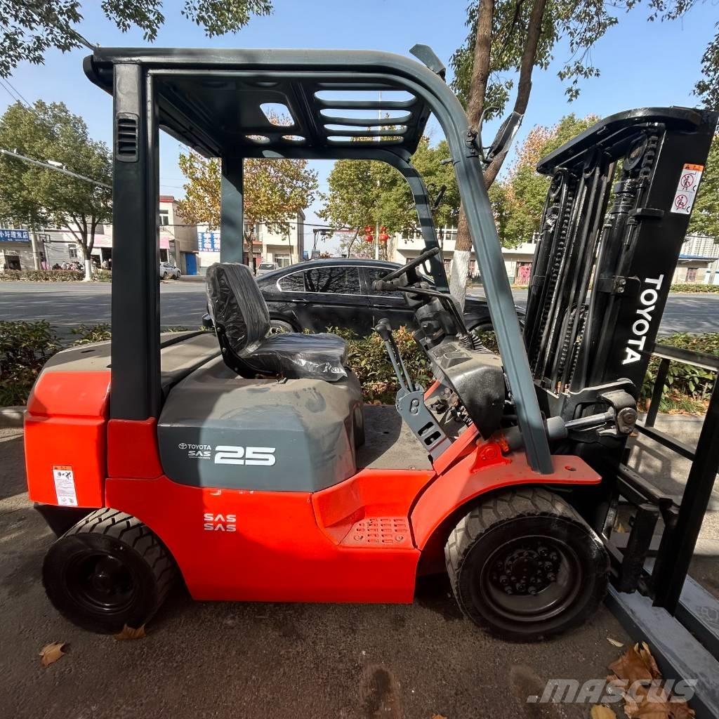 Toyota 2.5t 디젤 지게차