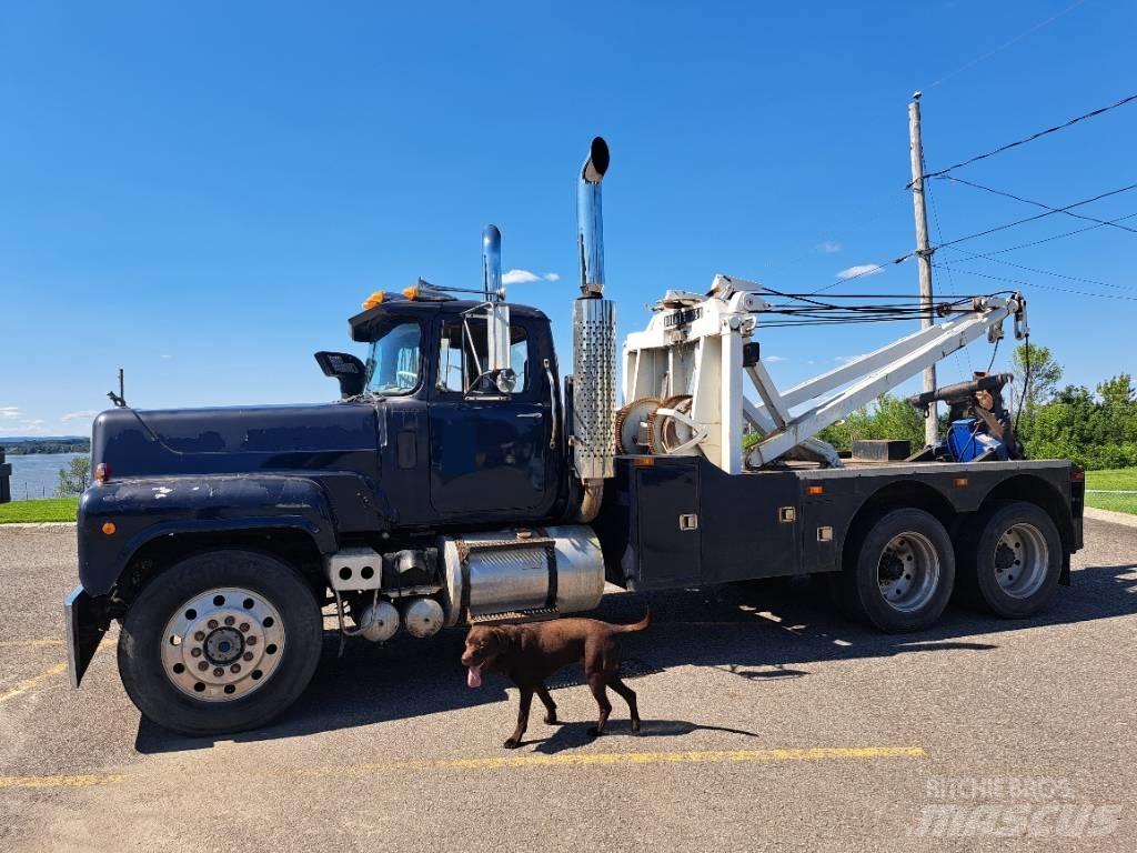 Mack RS797LST 회수 차량