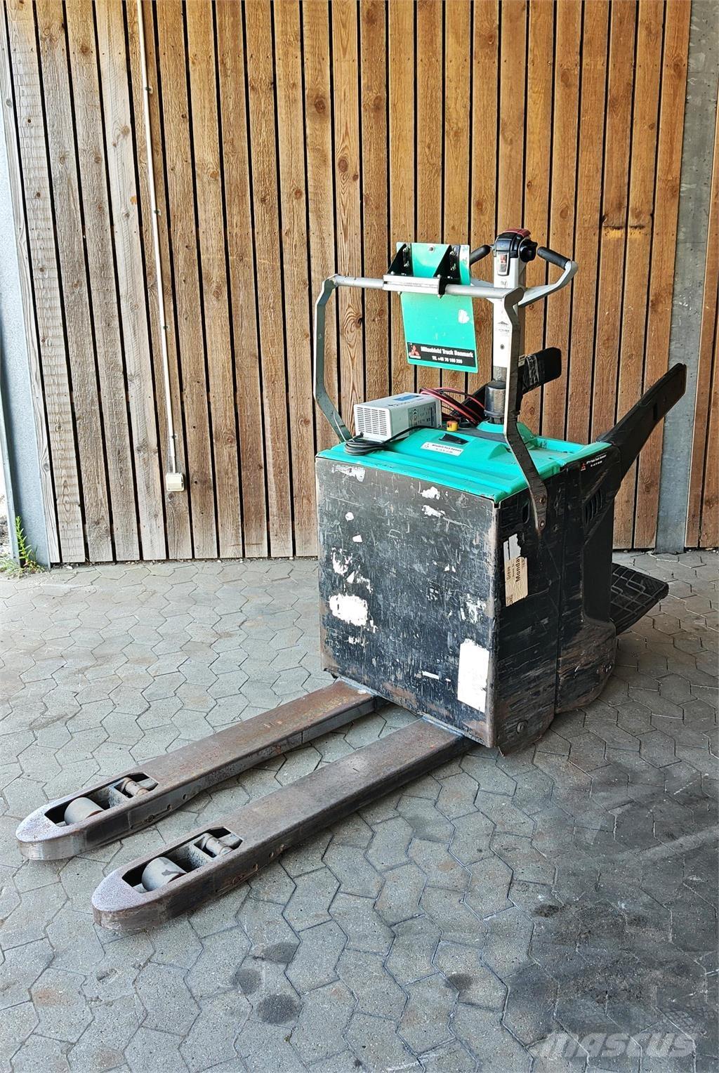 Mitsubishi PBV20N2 플랫폼 트럭