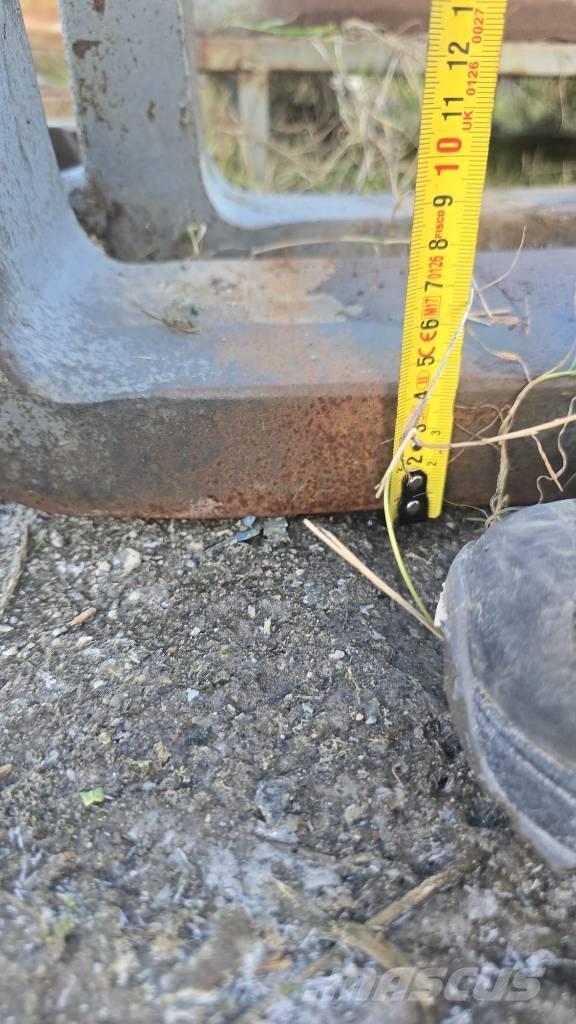  Pallgafflar 980kr  휠로우더