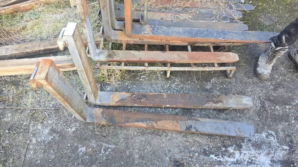  Pallgafflar 980kr  휠로우더